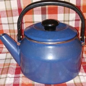 Vintage Fuji ware Blue 2qt. Kettle with lid